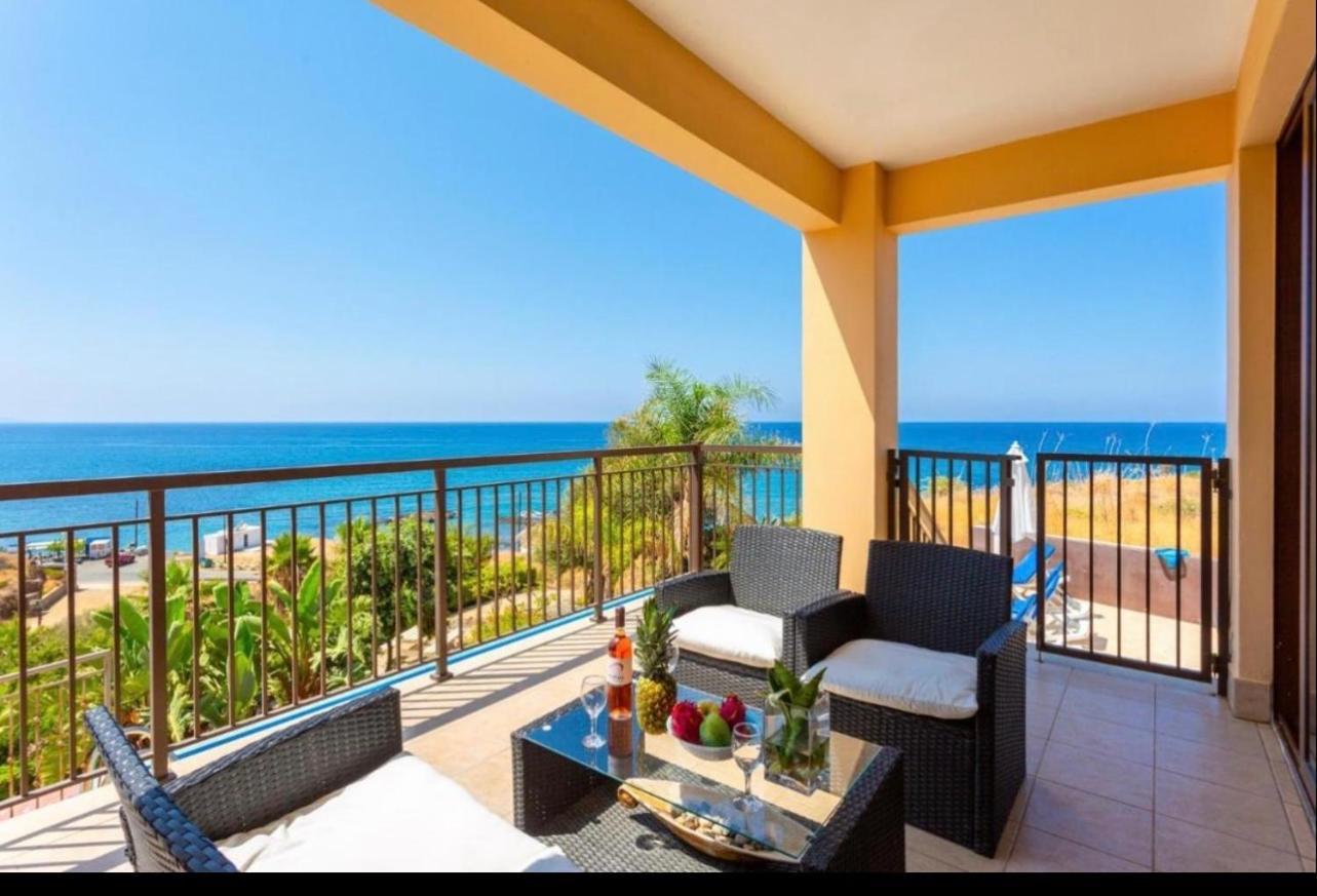 Sunset View Mermaid Villa โพมอส ภายนอก รูปภาพ