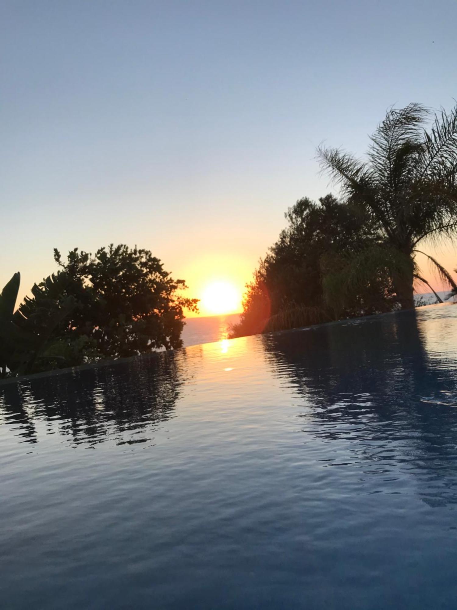 Sunset View Mermaid Villa โพมอส ภายนอก รูปภาพ
