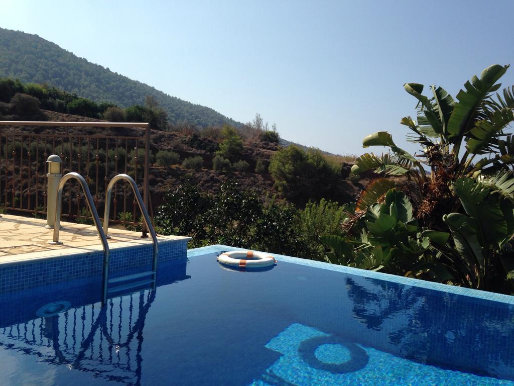 Sunset View Mermaid Villa โพมอส ภายนอก รูปภาพ
